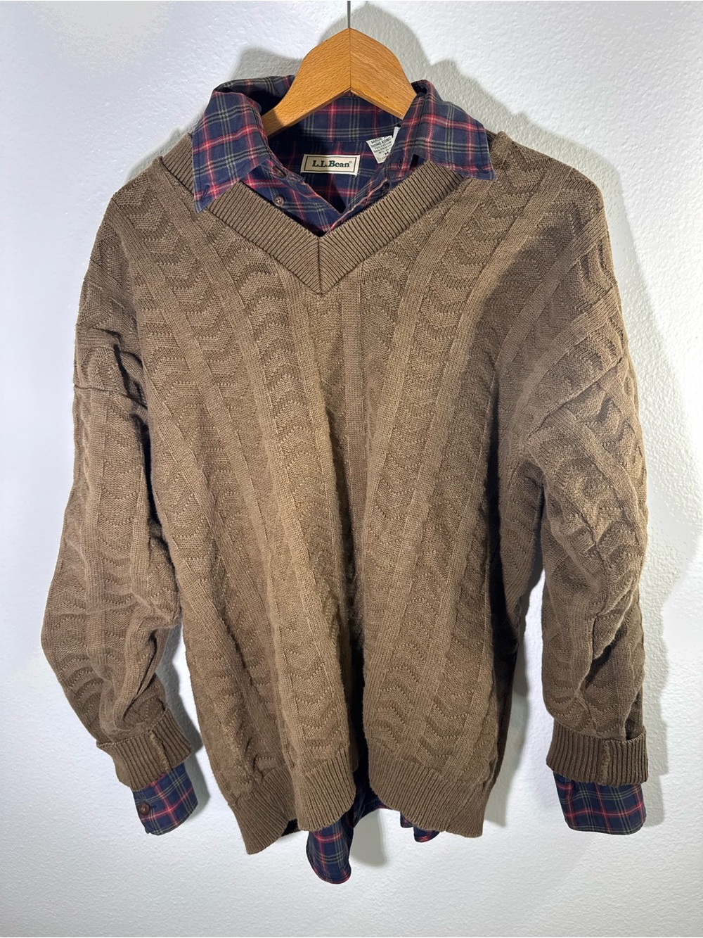 Vintage 90s L.L. Bean Men's Brown Cable-Knit V-Neck Sweater
